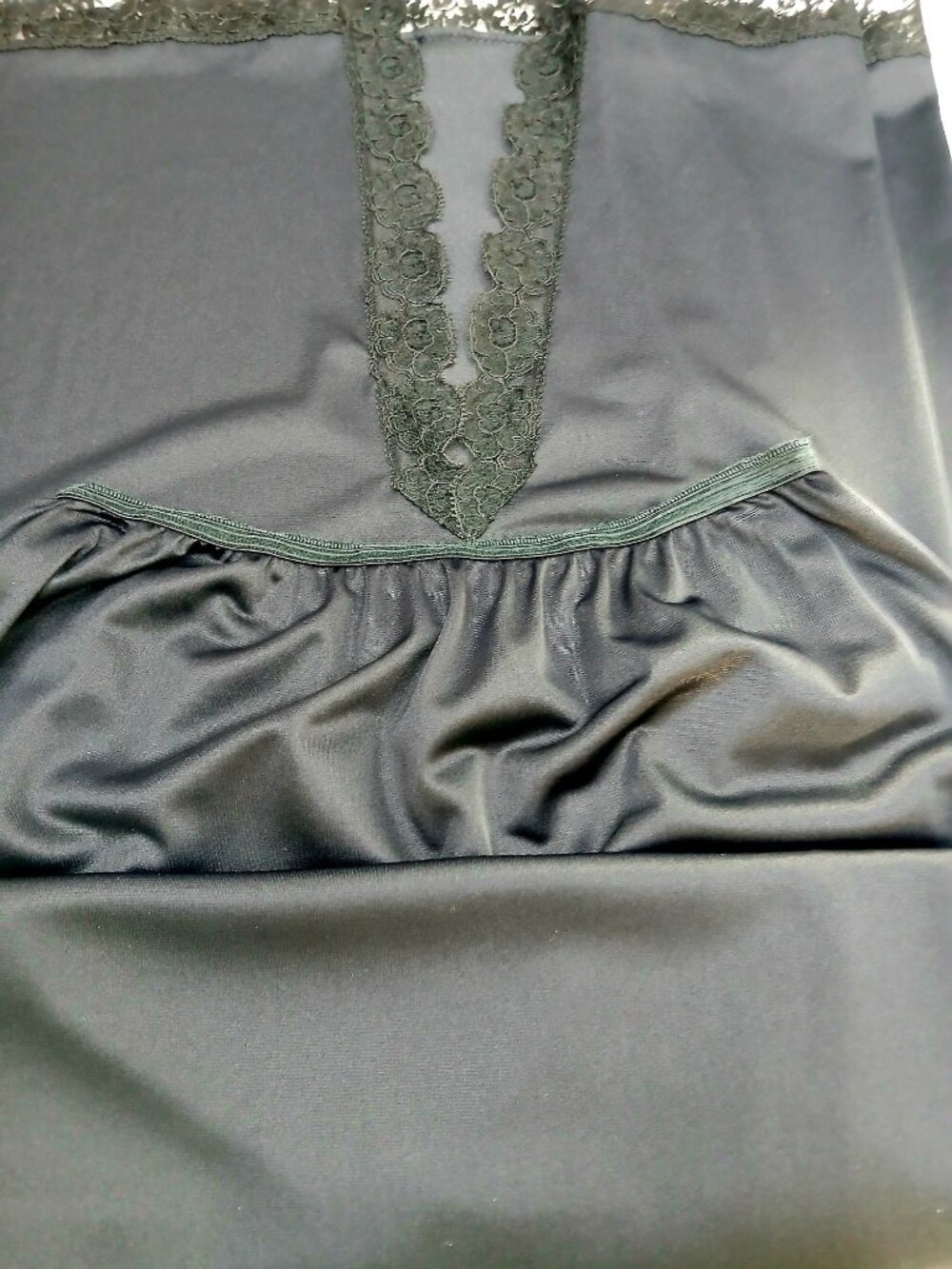 Vintage Black Nylon Half Slip Size L Lace Hem Back Vent Lorraine Office Corpcore - Picture 10 of 11